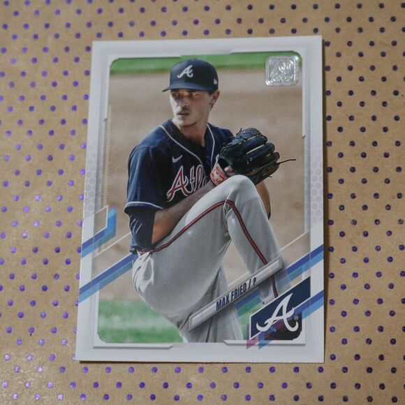 Max Fried #9 Baseball Card - Picture 1 of 2